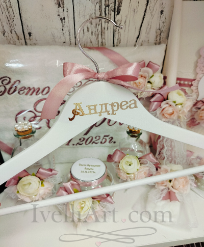 Луксозен комплект за кръщене в пепел от рози ФЛОРАЛНА НЕЖНОСТ