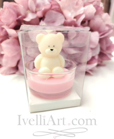 Свещ Мече в розово от соев восък в стъкленица подарък за гости 